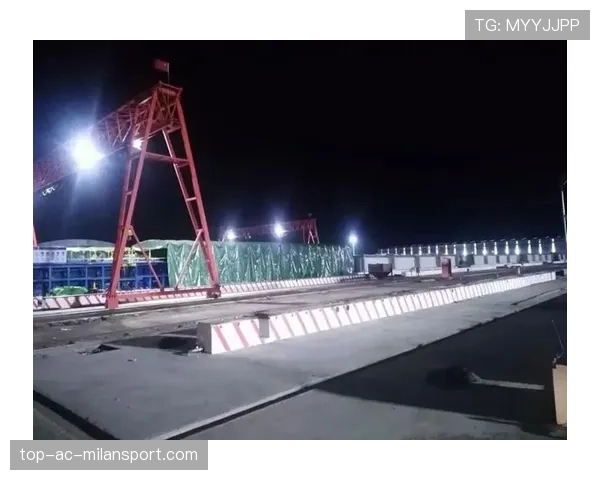 球迷区夜间照明节能模式与安全保障说明，夜间照明设施